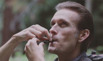 ガラスが割れるし助けも呼べる。究極のサバイバル機能を備えた無敵強度のペン「GP 1945」の商品化がついに決定！