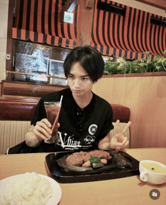 Instagram:中島健人(@kento.nakajima_313)より