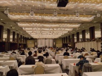 ゴージャスな会場だ（画像ははいばら（HaibaraSr）さんのツイートより）