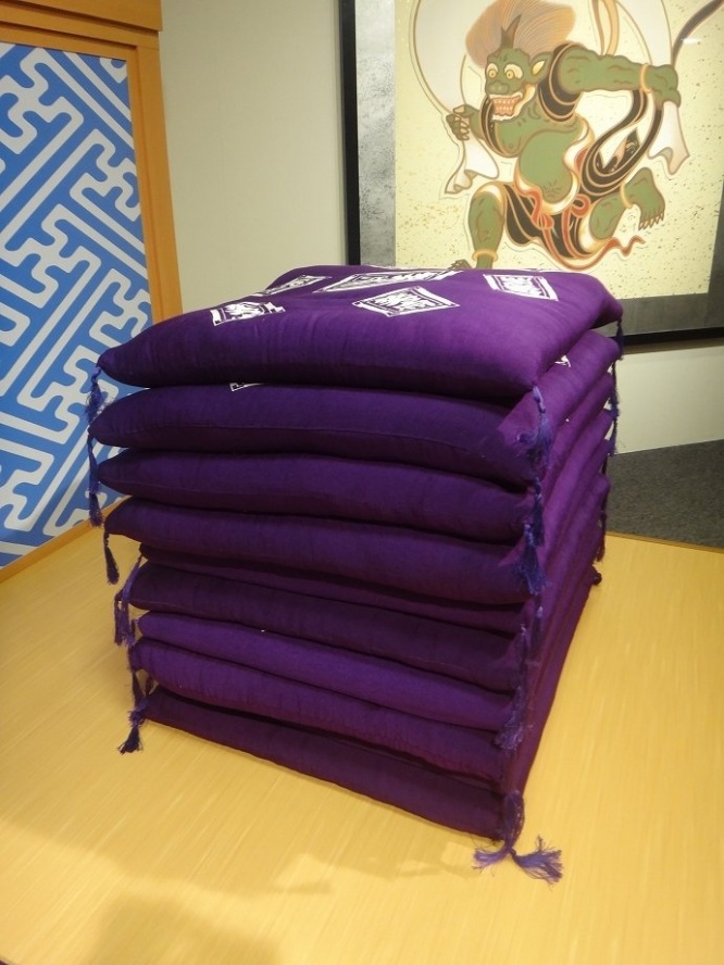 10枚で約80センチメートルくらいの高さ