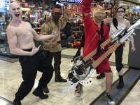 こちらは海外のコスプレイヤー。国は変わってもファンのノリは同じ（marakmaさん撮影、Flickrより）