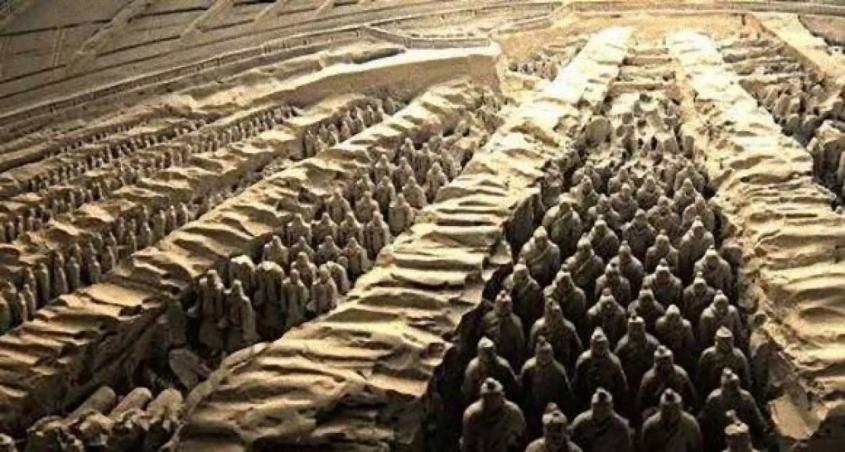 8000体もの兵馬俑が埋葬されている秦の始皇帝の墓、「秦始皇帝陵」とその謎