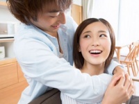 やん、気分が高まる……！　女子に聞いた「好きな抱きしめられ方」4選