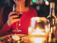 「飲み会で泣く人」への対処法