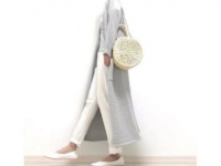 淡グレー×白でつくる、爽やかリラックスコーデ　＃東京365日コーデ