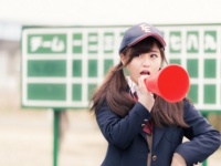 女子がキャップをかぶるとき“つば”は「前」or「後ろ」？　男性支持が高かったのは……