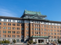 斧を持って『校長室で暴れる』　特別支援学校教師(25)停職処分　教師は「話を聞いてほしかった」