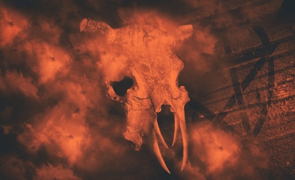 王室ゆかりの公園で発見された逆向きの五芒星。ある日忽然と消えるミステリー（スコットランド）