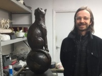宇宙に行った猫「フェリセット」の記念碑、ついに完成（フランス）