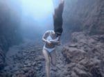 驚くべき肺活量の美女ダイバーが、すごすぎるダイビングを見せてくれた。