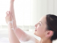 気になる他人の入浴ルール！　女性が髪の毛を洗う順番の圧倒的1位は……？