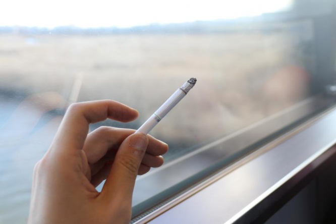 電車の座席で吸うなんて、初めての経験