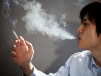 喫煙マナー守ってよ！　タバコを吸わない人への配慮がないと感じる瞬間8
