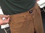 【裏技】メジャーがなくても簡単にウエストを測れる方法