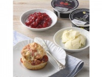 スコーンに紅茶が勢ぞろい！　銀座三越、スコーンパーティー開催