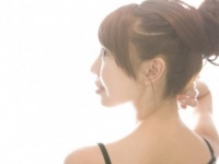 夜まで崩れないヘアアレンジ！　アップヘアを持続させる方法3つ