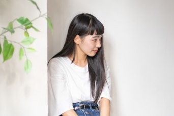 「すぐに馴染めない自分」を責める必要はない… コミュニケーションのプロが断言する「人見知りは、感受性が高いという才能だ」