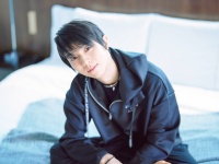 本日発売！　『Quadruple Axel 2025 羽生結弦 SPECIAL』　「刊行記念のパネル展」も開催！！