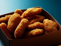 マクドナルドのチキンナゲットで子供が火傷したとして両親が訴訟を起こす