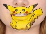 歯が生えた“リアル”ピカチュウ！？　美女のリップにポケモンを描いてみた！