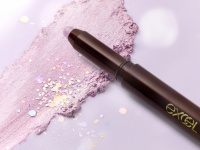 多幸感あふれるラベンダー。エクセル大ヒットアイシャドウのオンライン限定色「GF08」が新発売