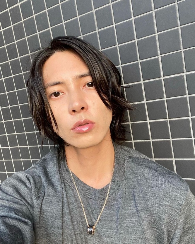山下智久の公式インスタグラムより https://www.instagram.com/tomo.y9/?hl=ja