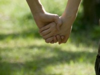 花粉症のときのデートで、マスクはする？　しない？