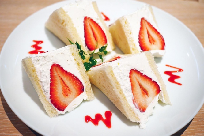 strawberry-sandwich2