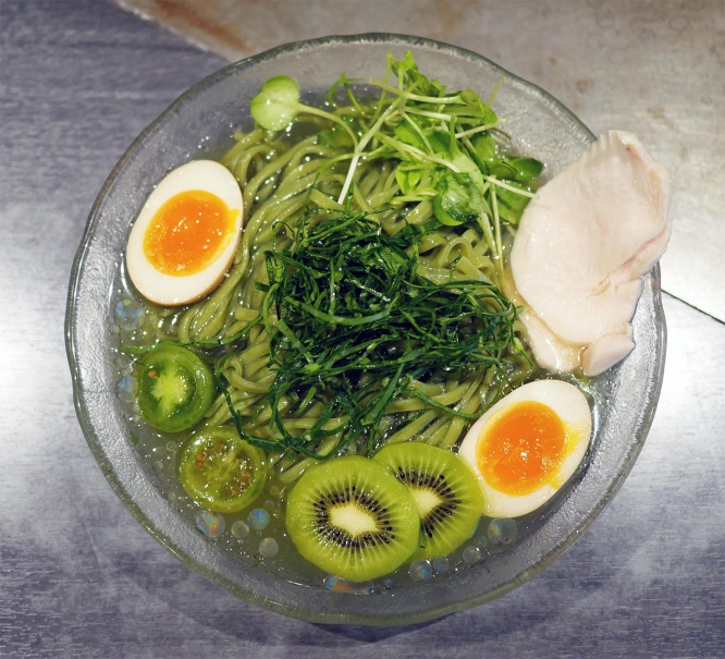 soranoiro-kyusai-aojiru-ramen4