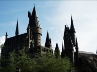 ハリー・ポッターの魔法学校ホグワーツの学費はおいくら？計算してみた