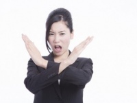 仕事中に彼氏とチャット!?　「仕事に恋愛を持ち込むな！」と女性が思う瞬間