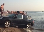 海の「ポルシェ」は滑り台！？　その発想はなかったわ…