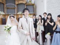 ウソでしょ!?　結婚式に元カレ元カノを呼ぶ人の気持ち「わかる」男性○％