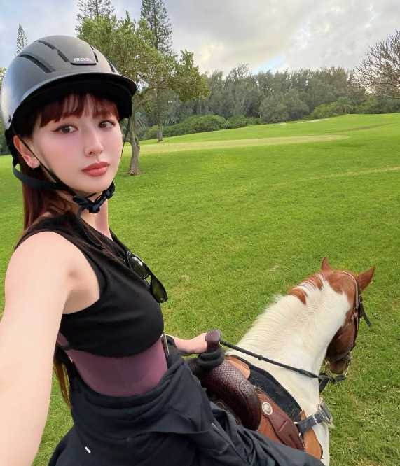 Instagram:鈴木えみ(@emisuzuki_official)より