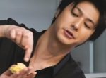 速水もこみちがYouTuberデビュー第１弾となる料理動画を公開！　初回は謎のケーキ