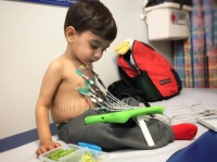 アメリカの医療事情がさらに悪化。難病をかかえる母親が明かした1回の医療請求額はなんと2310万円