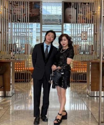 Instagram:モモコ(@highheel_momoko)より