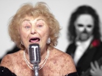 ホロコーストを生き残った御年96歳のデスメタルおばあちゃん。タレントショーに出演し、魂の叫びを絶唱する物語