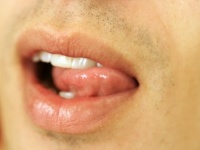 イヤっ！　愛する彼氏の口がくさい6つの瞬間