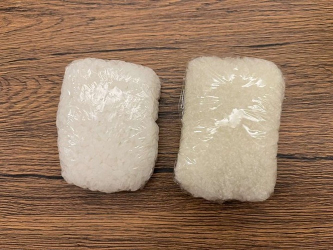 左が冷凍ご飯、右が冷凍ご飯のぬいぐるみ（画像は再掲）