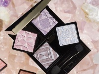 天然石のようにきらめく冬の限定カラー。マキアージュのドラマティックアイカラーに限定4色が登場