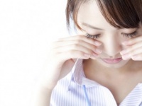 男性が気になる、女性の「肌トラブル」TOP5！　2位「しわ」、1位は？