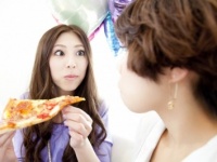 「実家暮らし」VS「ひとり暮らし」　女子の話がかみ合わないコト4選