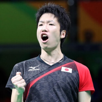 卓球団体銅メダル決めた水谷隼、信じられない「足技」を持っていた