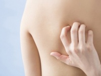 うわぁ、汚っ！　男性がマジで萎えた「女性の肌」4選