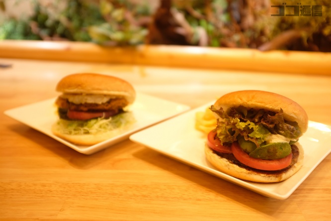 『KOMEDA is □』(コメダイズ)