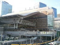 「東西区」には否定的な声が多い（写真は大阪駅。Tzuhsun Hsuさん撮影、Flickrより）