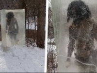 氷の中に原始人！？アメリカで謎のモノリスが出現