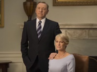 フランク＆クレア、シーズン３で遂に大統領選突入へ！　「1分でわかる『ハウス・オブ・カード』とアメリカ政界動画」解禁