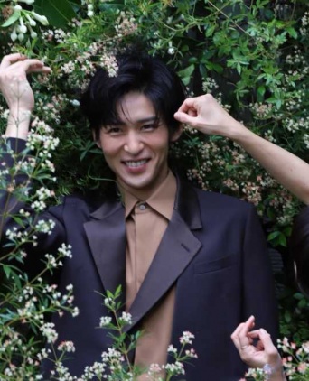 Instagram:目黒蓮(@sn_meguro.ren_official)より